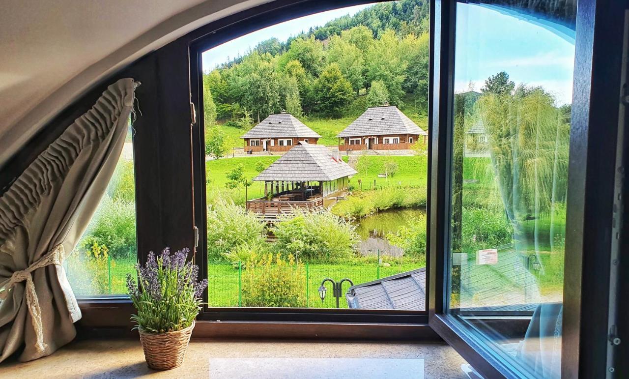 Vatra Boiereasca Bed & Breakfast คาชิกา ภายนอก รูปภาพ